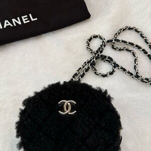 CHANEL Black Circle Necklace